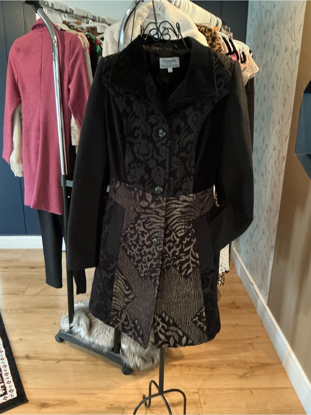Novelti Women's Black Patterned Panel coat
